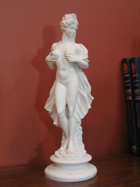 STRIKING BRIDE SCULPTURE STATUE